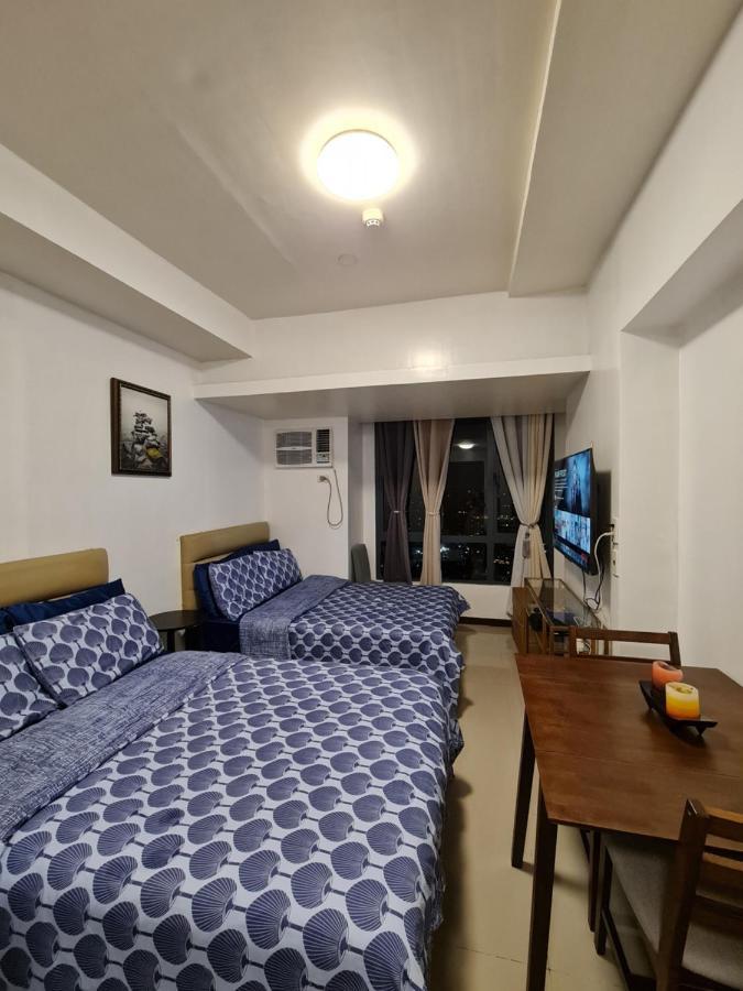 Congressional Town Center Aparthotel Manila Esterno foto
